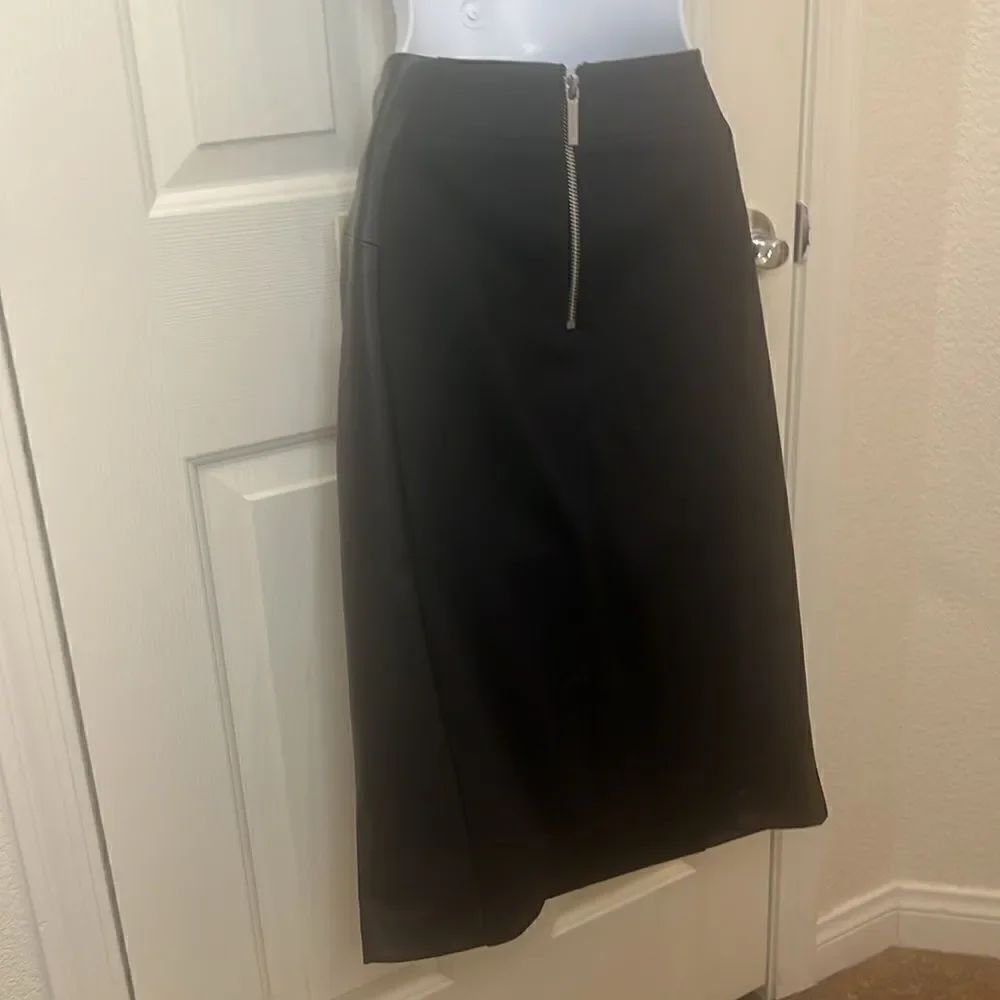 Michael Kors Skirt Size 10 Black Basics Leather Slimming Midi Silver Hardware - Picture 5 of 13